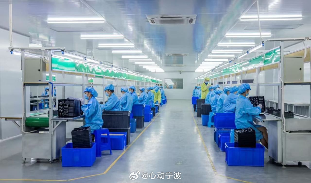 宁波文创精准捕捉治愈需求卖爆欧洲 六一临近，“成人童心”风潮兴起，宁波文创企业精