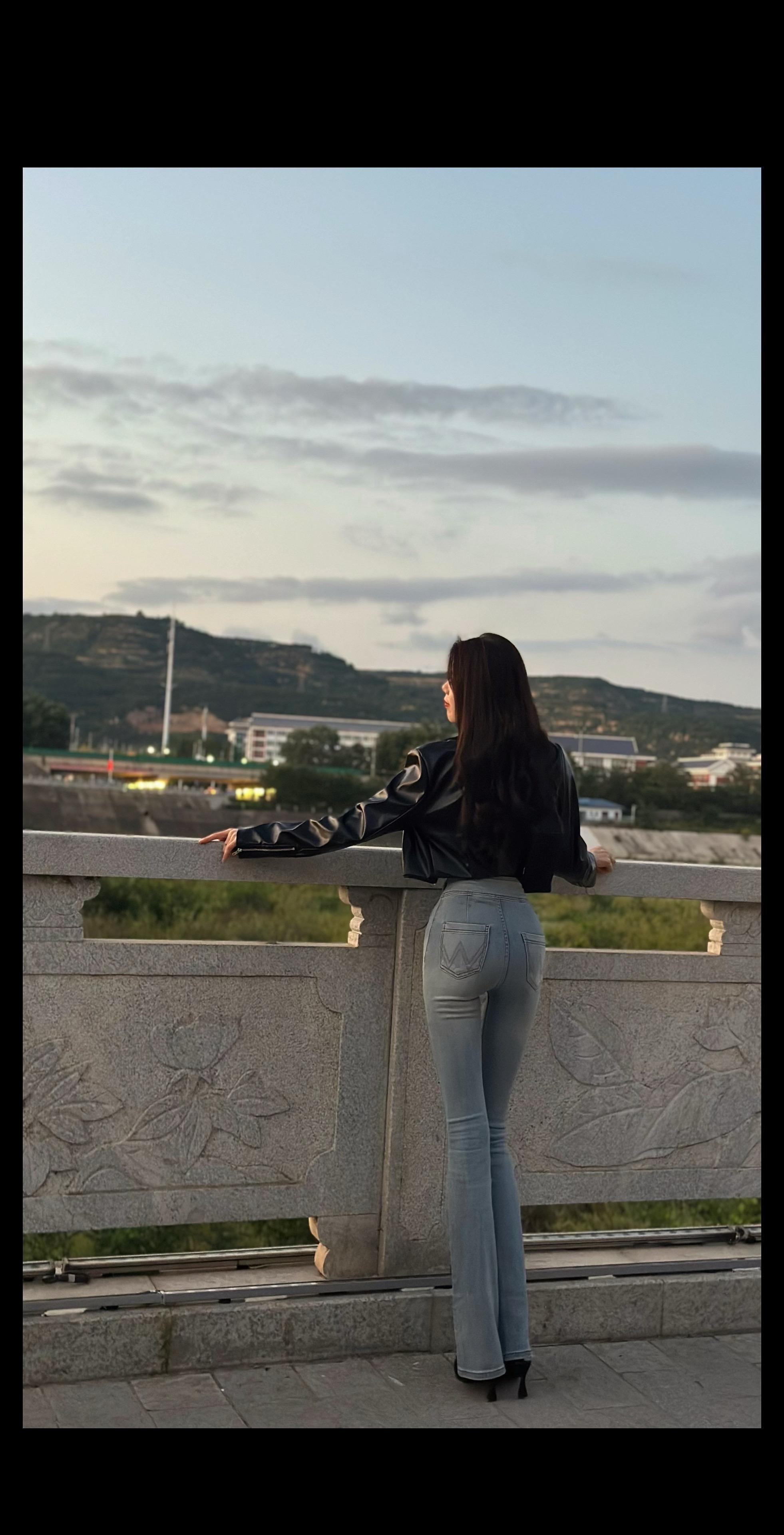 人对时间毫无还手之力 人生须臾 不过尔尔 无心自困.