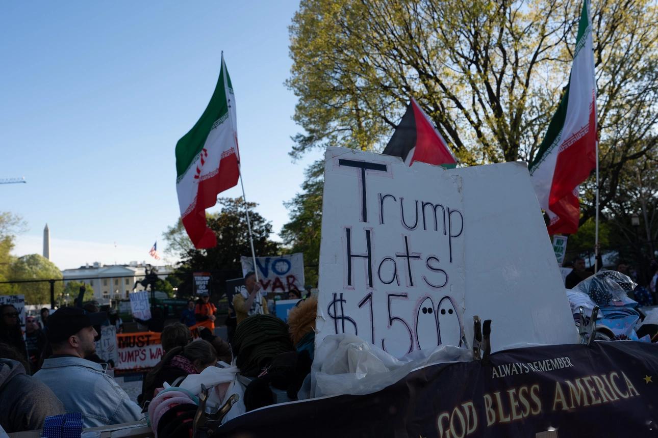 【特朗普正面临一个日益桀骜不驯的世界】（政治报）数月来，唐纳德·特朗普总统在从贸