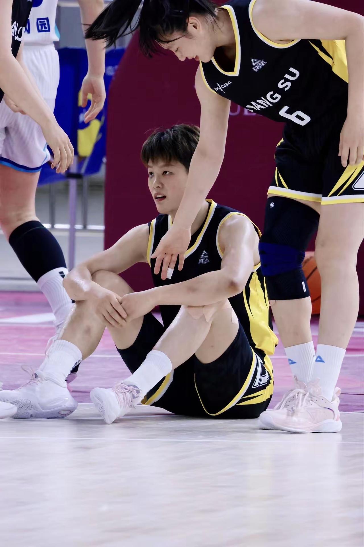 江苏女篮与北京女篮谁能拿到铜牌？

今天下午16:00，江苏女篮和北京女篮争夺2