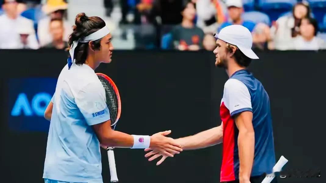 双双止步法网男单32强的张之臻和马哈奇迎来双打第一胜!法网男双首轮，他们以4-6