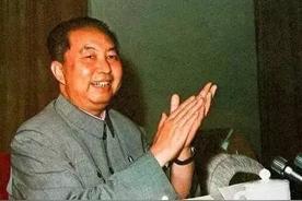 1998年1月正值春节，长沙市委代表蒋新祺前去看望华国锋。淡出政坛多年的华国锋在