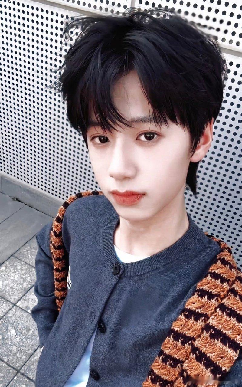 童星过早成名 审美疲劳一代比一代卷，05 后还没站稳，10 后已经刷屏，想不疲劳