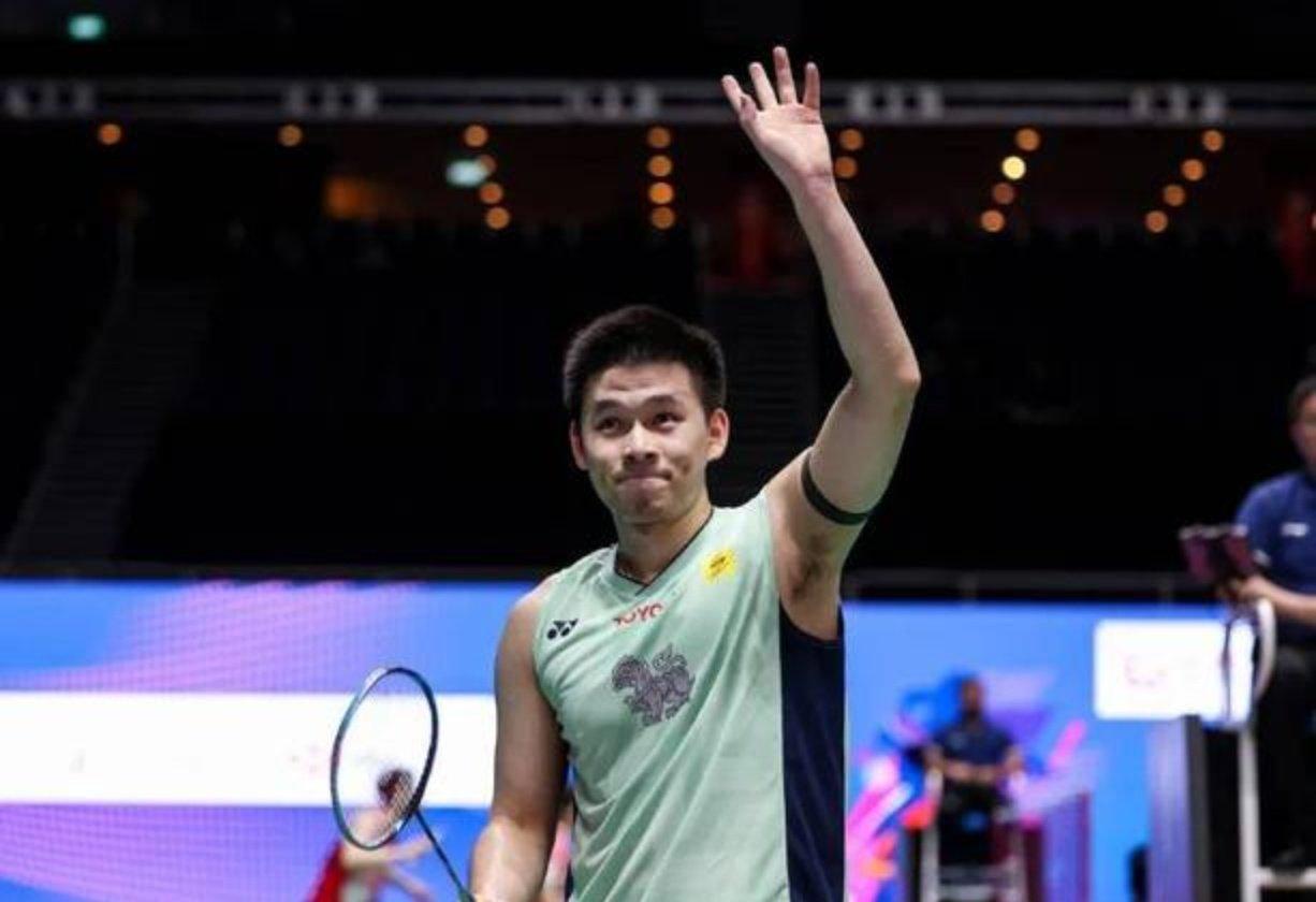 北京时间1月7日中午，刚刚结束了一场2026年马来西亚羽毛球公开赛男单首轮比赛，