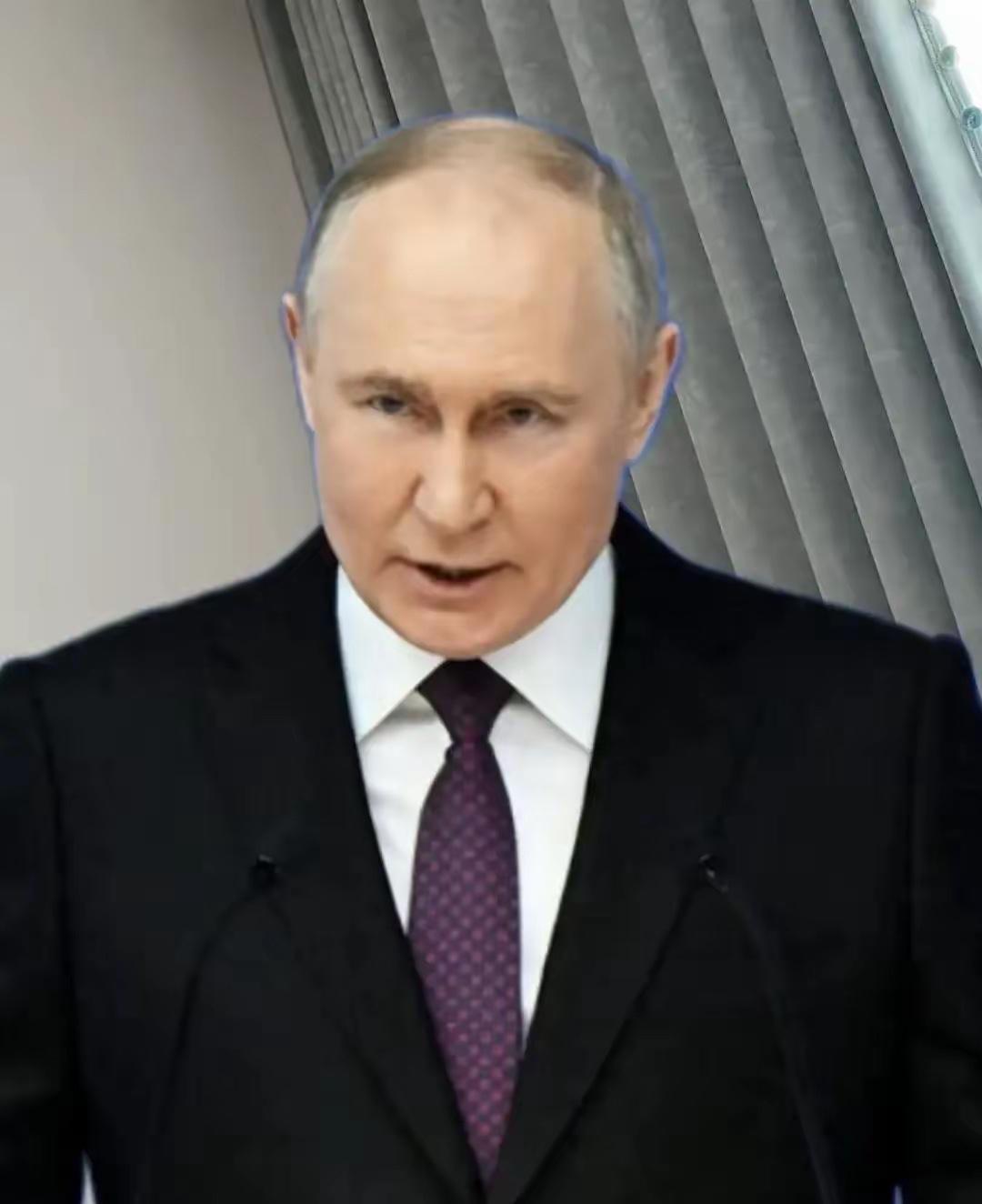 快讯！快讯！
中日真要擦枪走火，绝不是两国对打那么简单。日本这些年把军费、军工、