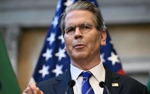 美国已经确认，世界可以让美国去称霸，但中国不在美国的世界范畴内。贝森特周一表示，