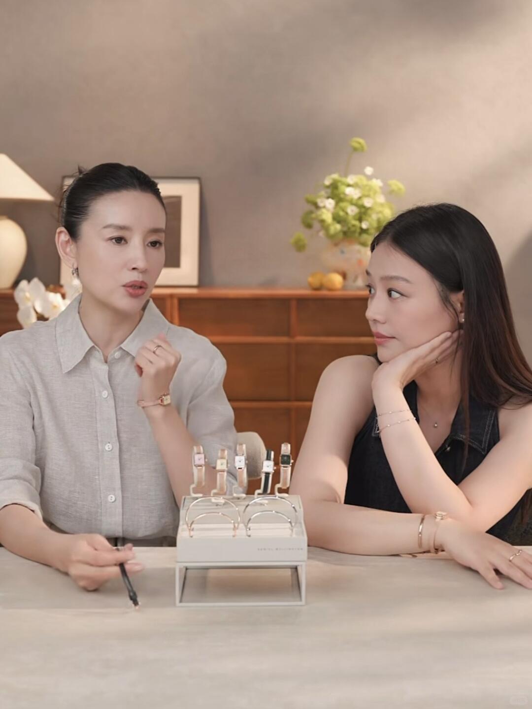 结论：不是“该不该”，而是“可以做，但要守边界、讲专业、控风险”。一刀切禁止没必