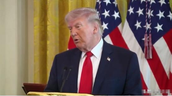 特朗普：拜登是个愚蠢总统
 
很多人可能会觉得，特朗普就是单纯跟拜登对着干，毕竟