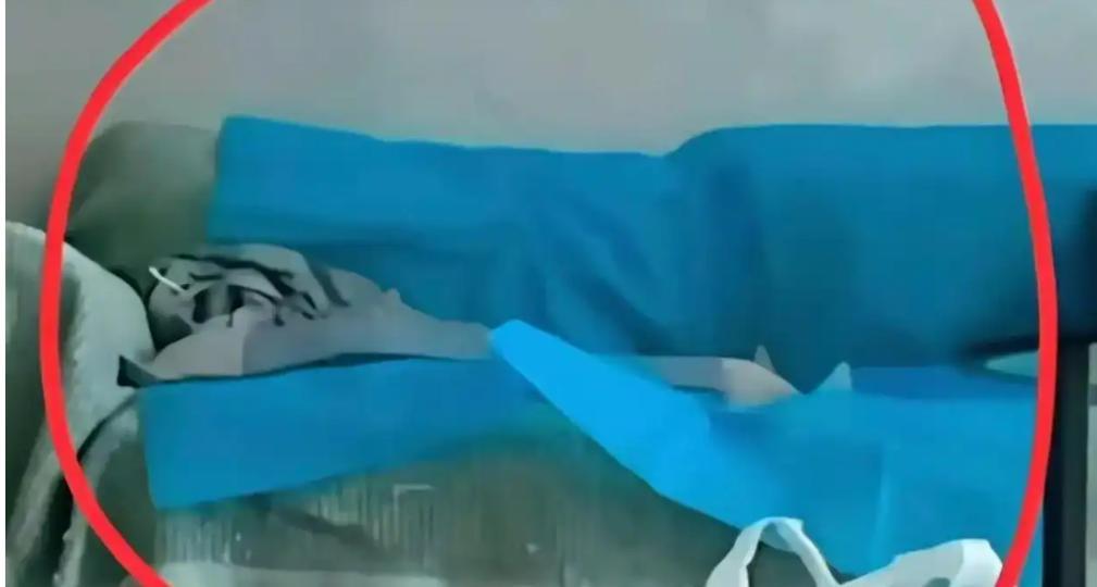 真炸裂…医院是治病救人的地方，不是搞私人关系的地方。

这事儿炸的不光是他俩的名