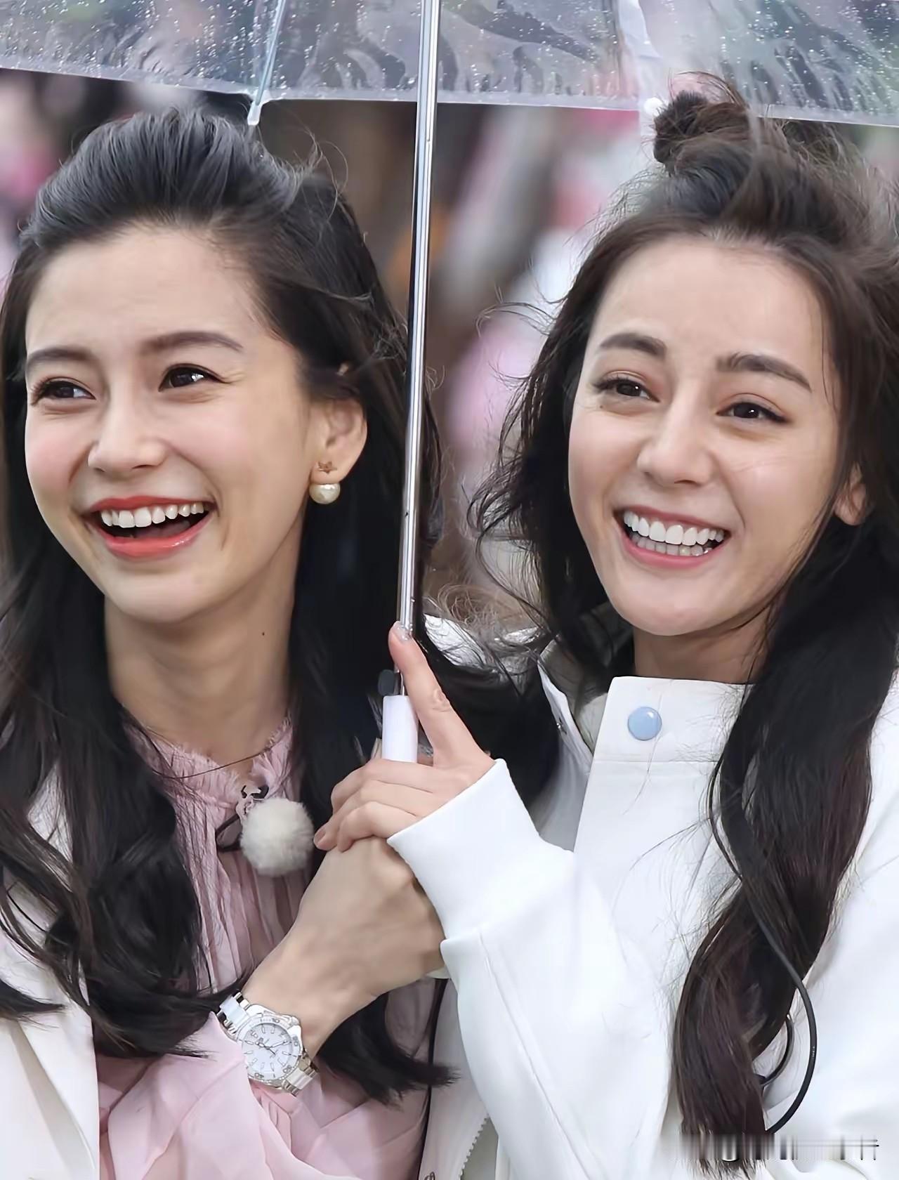 那时候真的纯天然的两个美女，热巴和baby在曾经的跑男团里真的是最优秀的综艺女艺