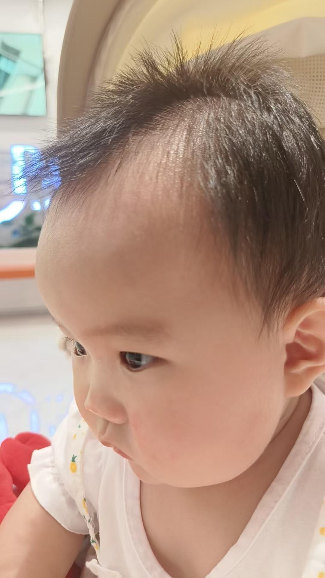 这小脸蛋，长了不少肉肉！