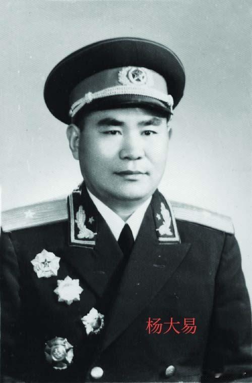 志愿军中万岁军三大师长，为何只有杨大易能在1955年被评为少将？
 
第38军入