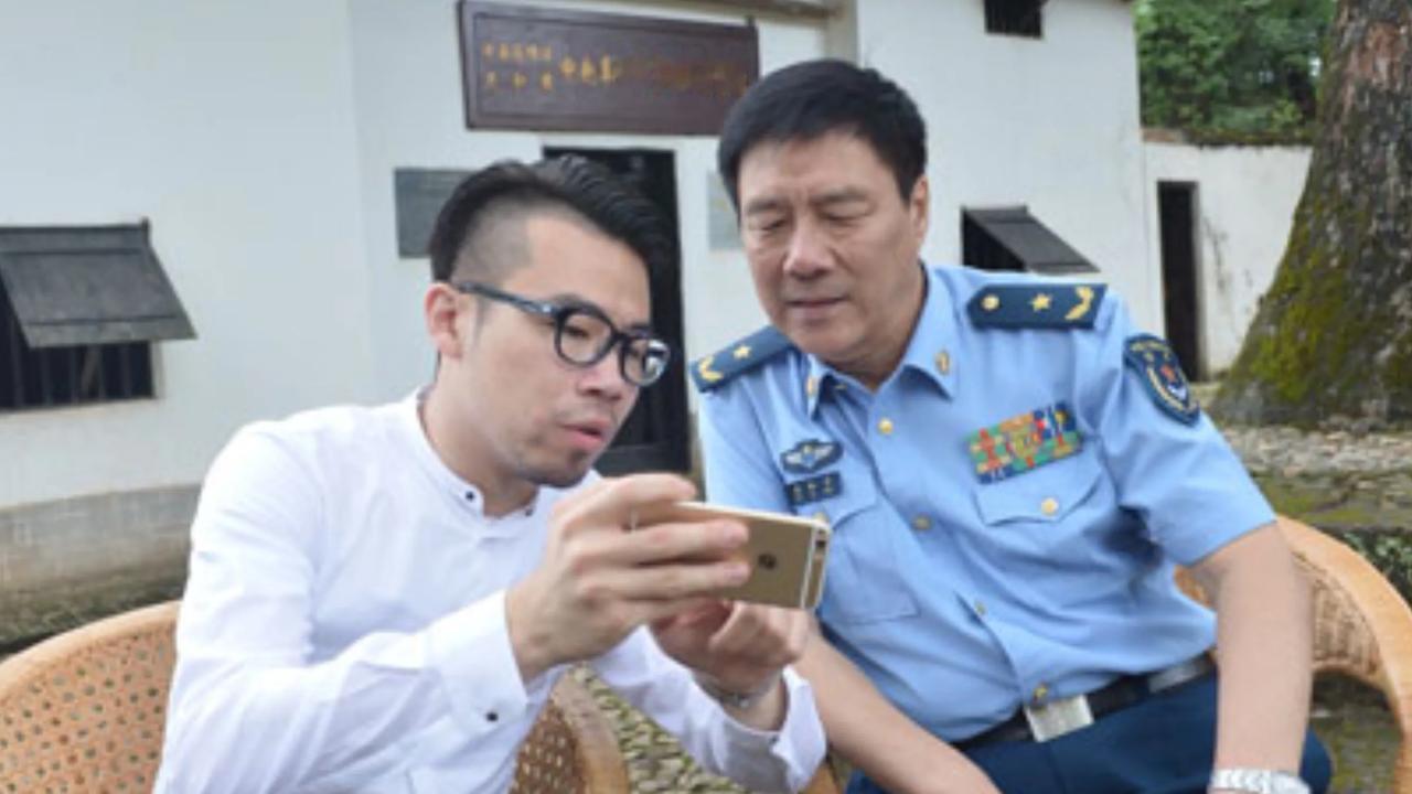 朱辰是朱德元帅的第四代后人，他的父亲是朱德元帅第二个孙子朱和平。朱辰出生于198