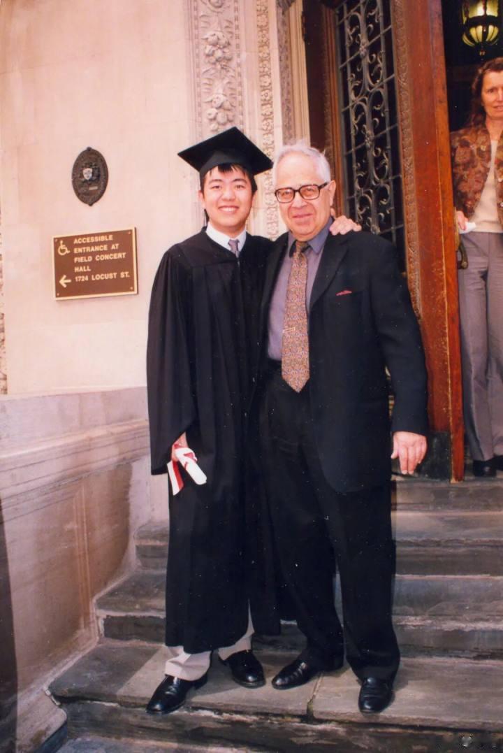 郎朗发文，悼念恩师