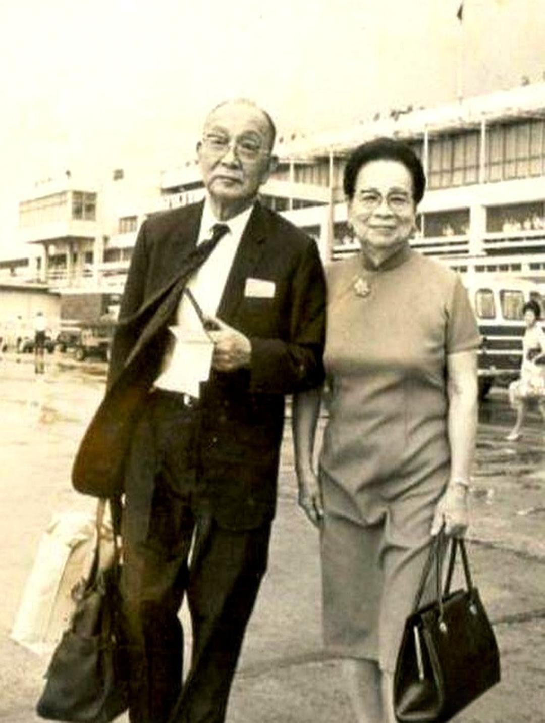 1976年，晚年卧病在床的林语堂得知初恋陈锦端仍住在厦门，不顾身体状况执意要前去