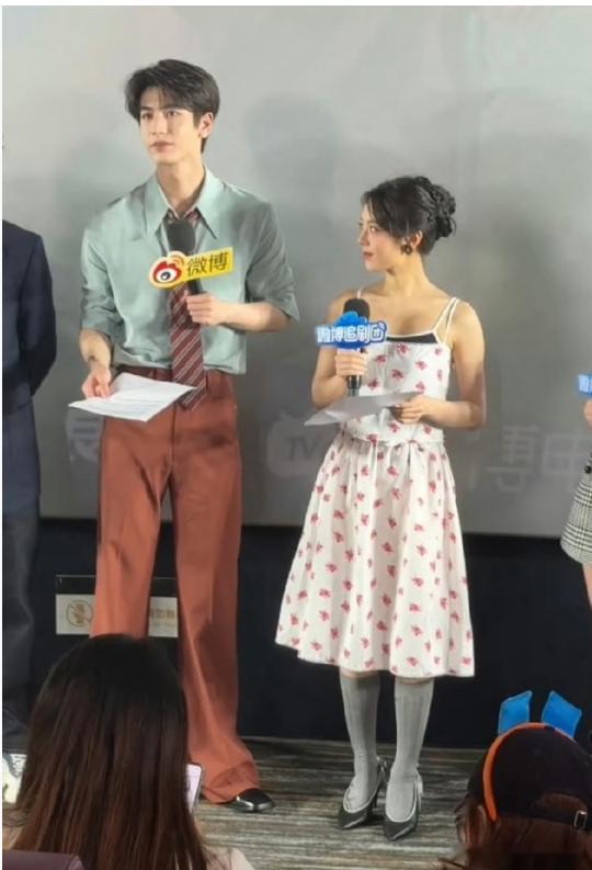 没人给麦麦的服装造型把关吗？[允悲] ​​​