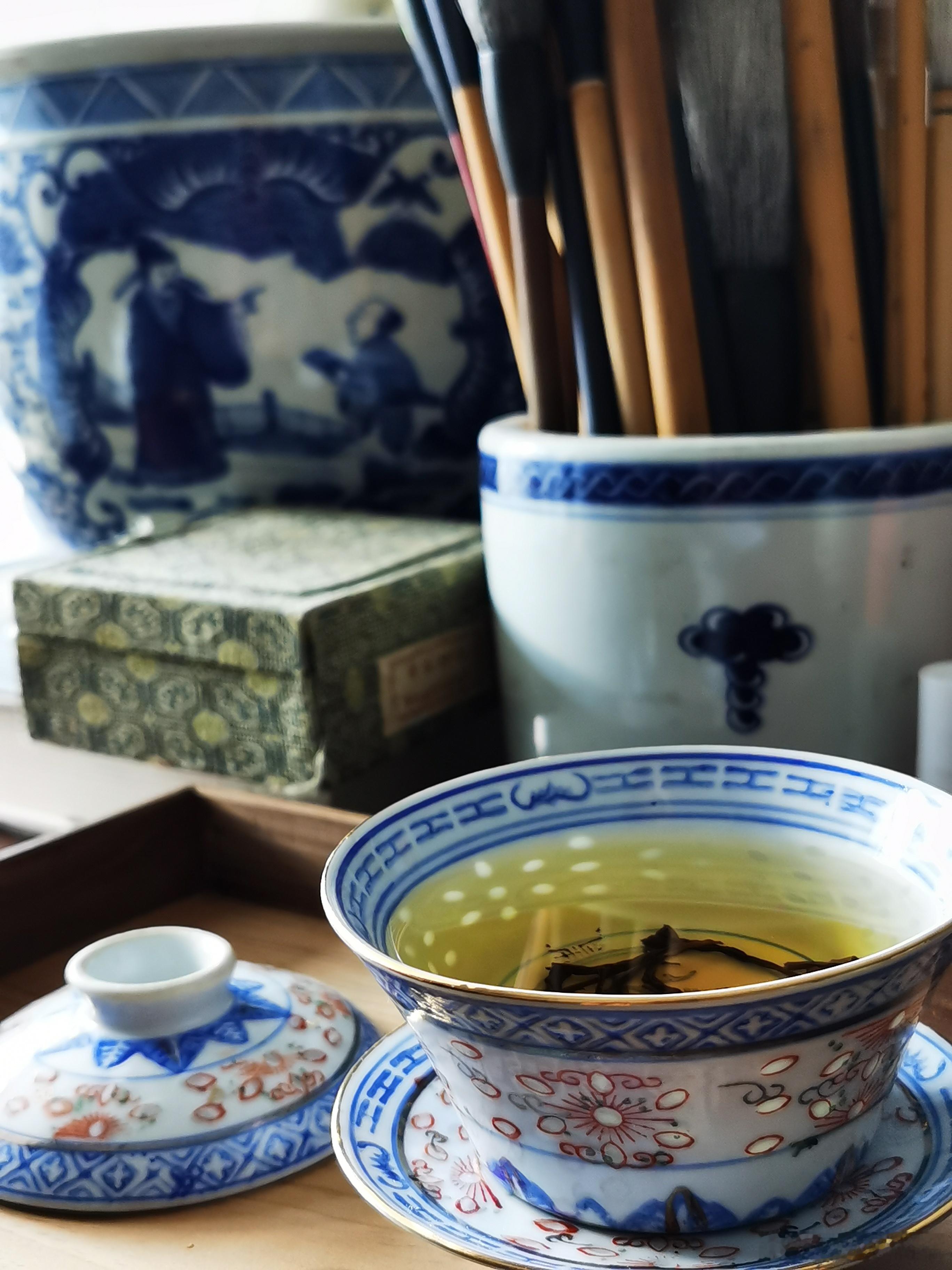 早起的第一杯茶，武夷山桐木关野生红茶。野生红茶清甜甘爽，就是一个自然的味道。 友