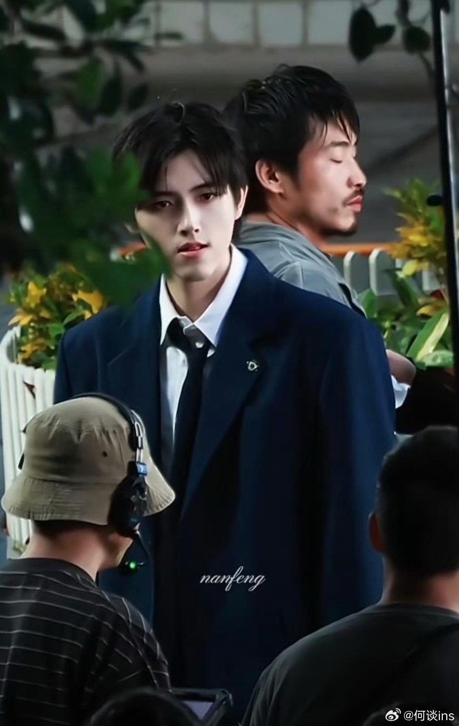 陈飞宇、王影璐电影《见春天》热拍中，校服版的魏清越和江渡 