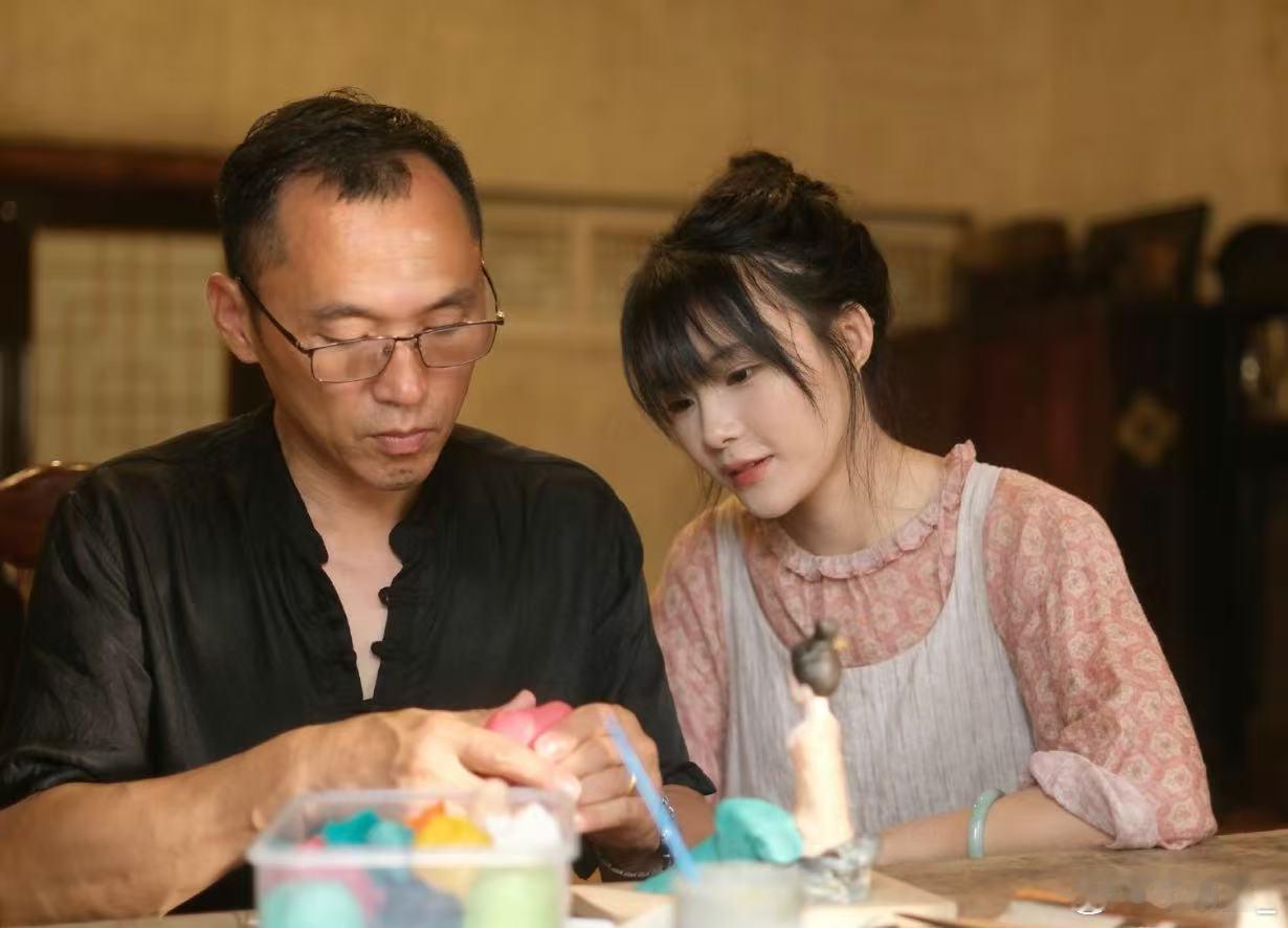 谁能想到筷子、桌椅榫卯、日常瓷器全是非遗，江寻千一句话点透，非遗从来不是博物馆摆