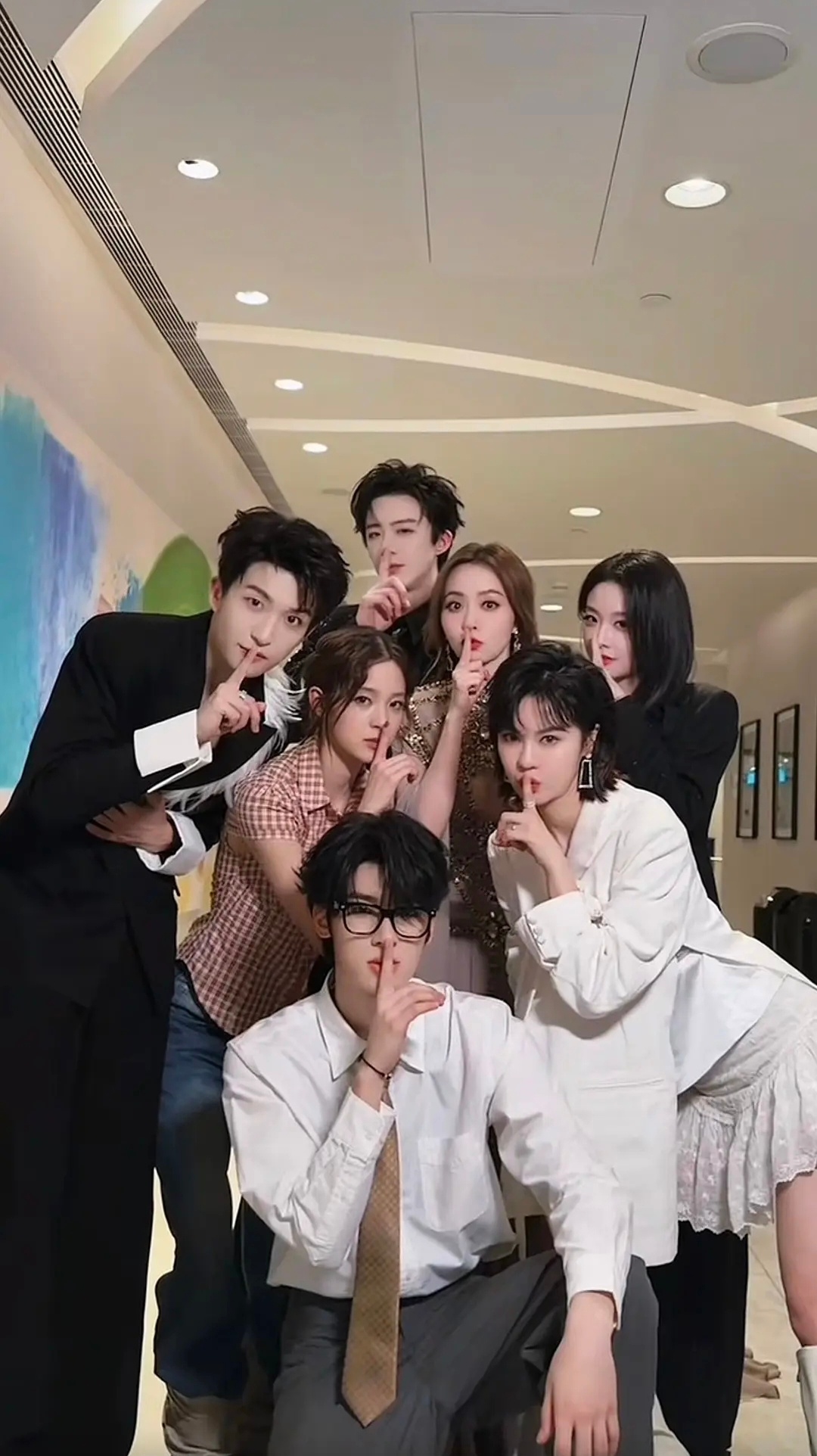 全世界都陪张峻豪闹🤫🤫 