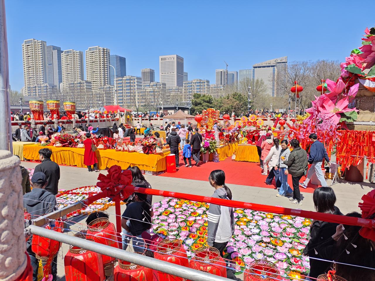 今天菩萨生日！南无阿弥陀佛，保佑众生平安健康。
