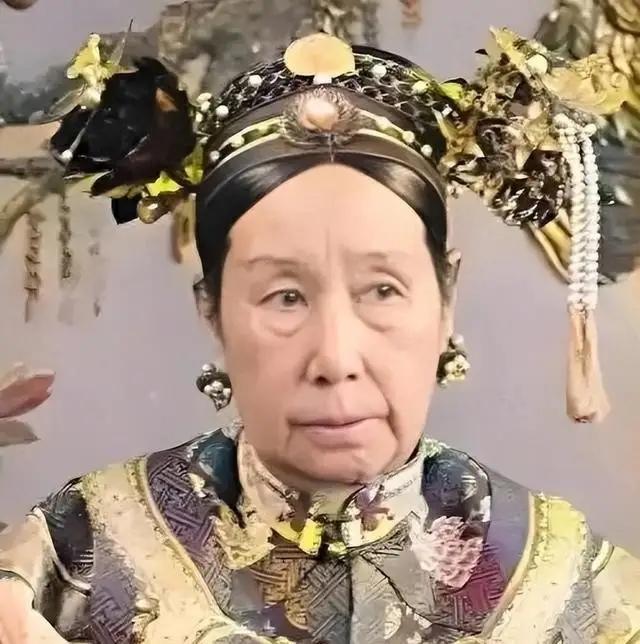 1983年，慈禧的棺椁再次被打开，而眼前的一幕让专家惊叹不已，堂堂大清太后上半身