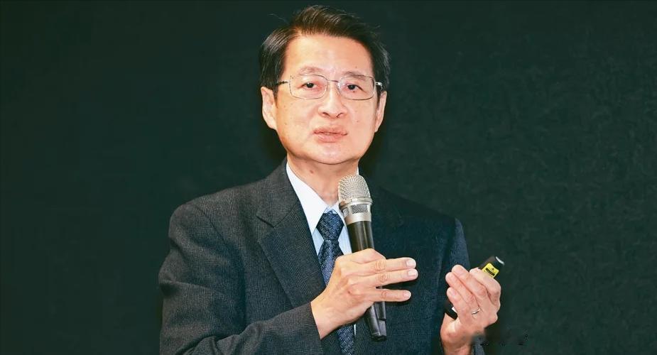 台湾知名学者、“中央研究院”院士吴玉山9月17日在台北一场论坛上对美国对台政策作