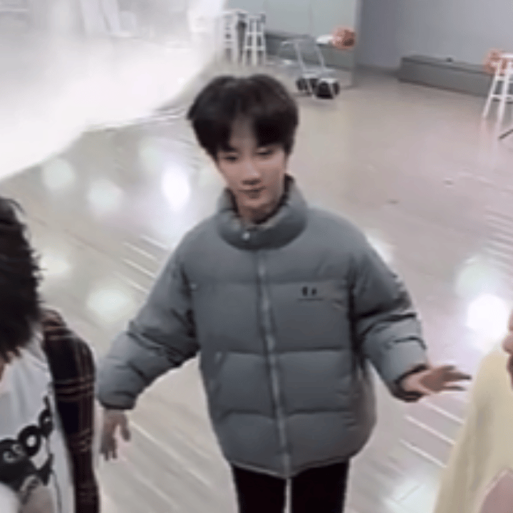 快看诡秘送我的稀有装扮好看不