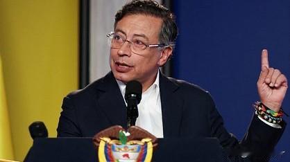 还得是哥伦比亚，第一个要求联合国召开紧急会议的南美国家。今天，哥伦比亚总统彼得罗