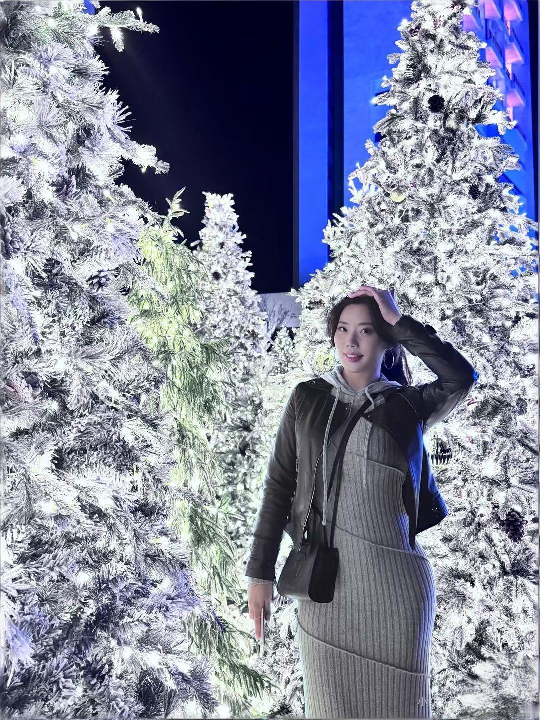 这颗圣诞树🎄怎么拍，怎么美！