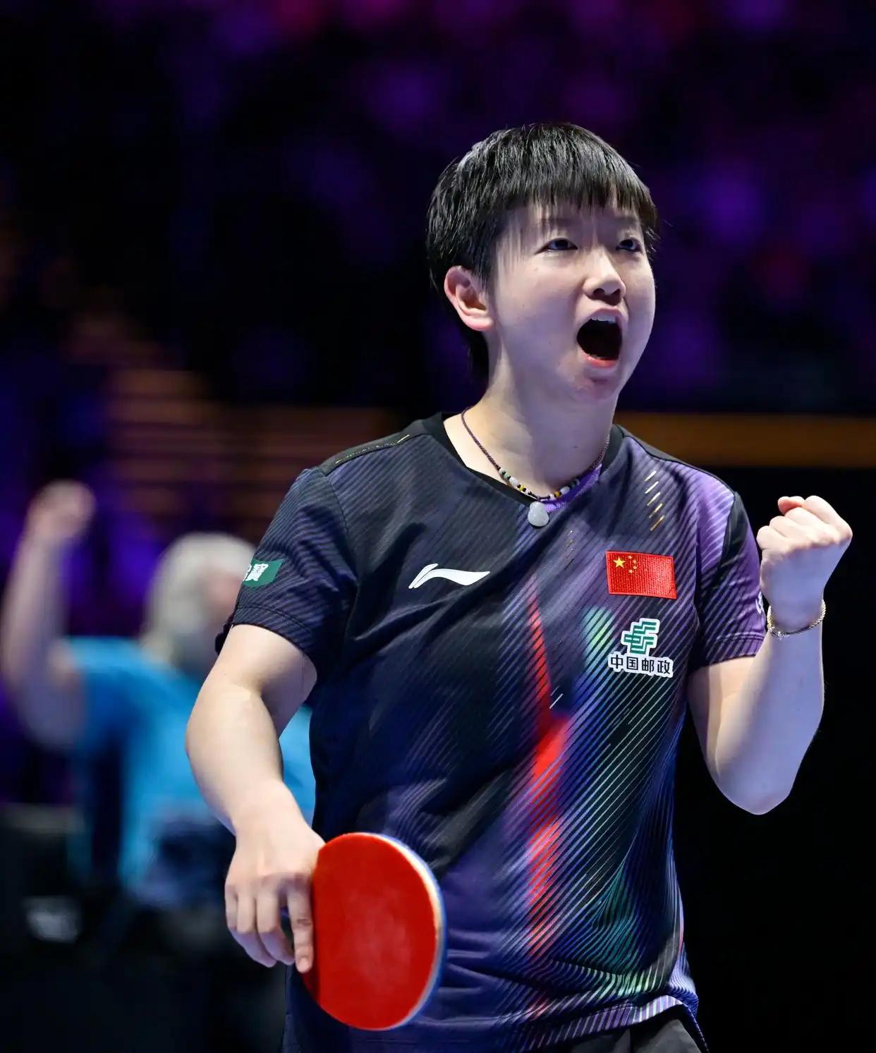 乒乓女单世界杯有个魔咒，邓亚萍破不了，王楠破不了，连“大魔王”张怡宁都得认。自1