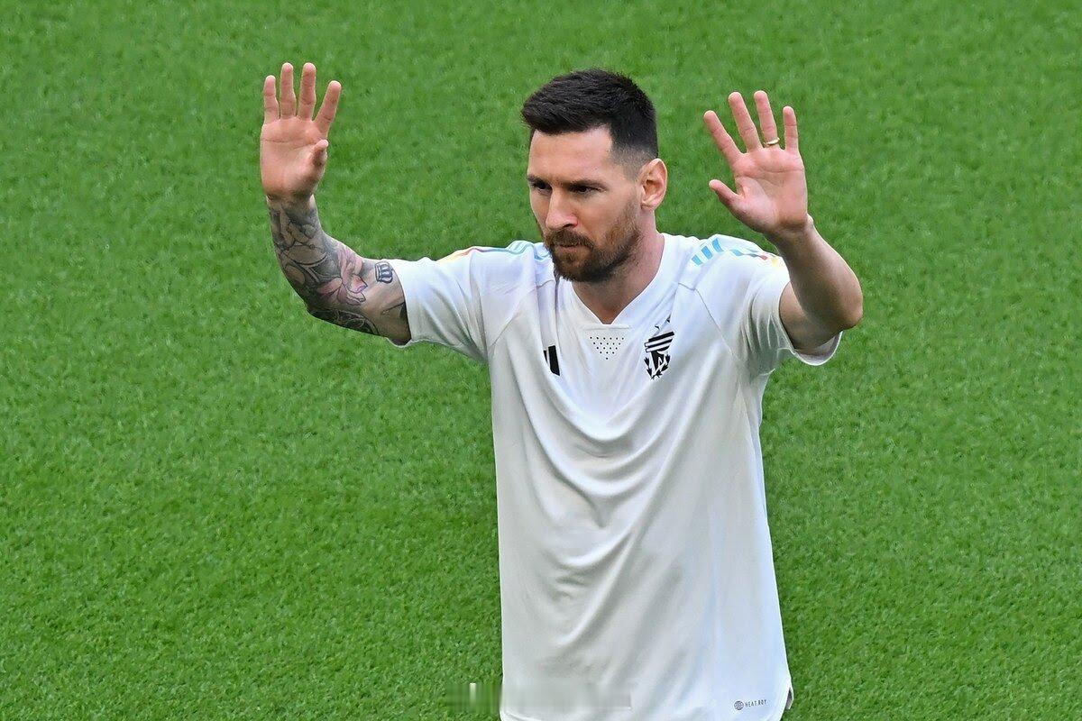 图集📷 阿根廷vs沙特阿拉伯三年前的今天，阿根廷在2022卡塔尔世界杯首秀，1