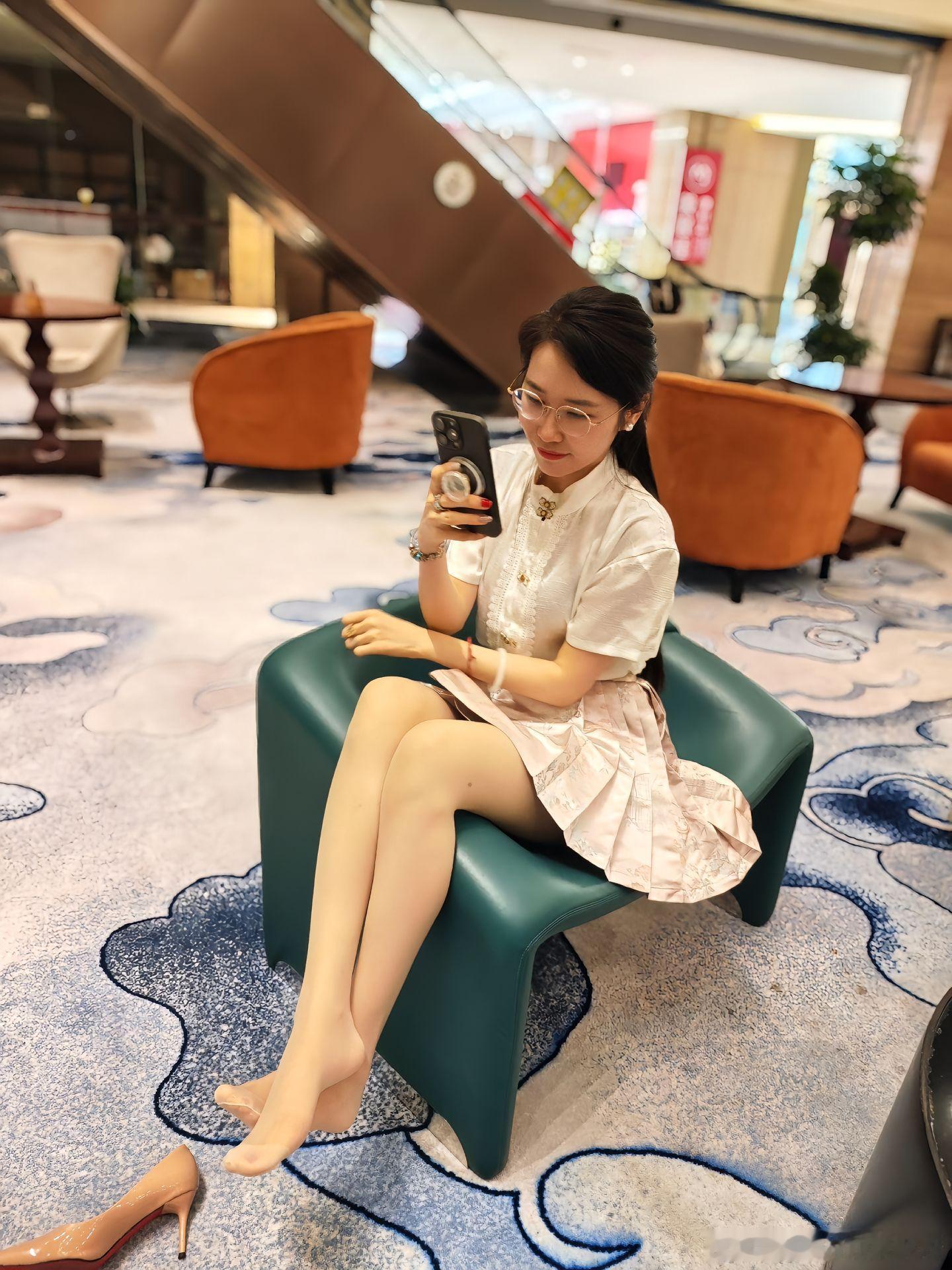 裸色高跟鞋的温文尔雅～ ​​​