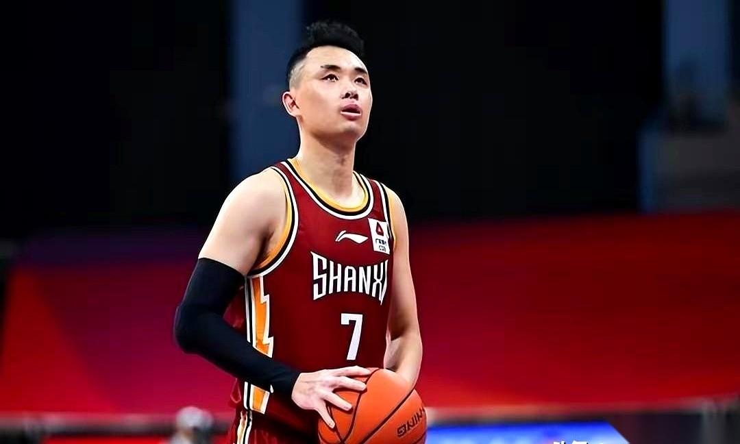 山西男篮那三份顶薪合同，砸出去是真金白银，摆出来是球队门面，可现在往场上一看，倒