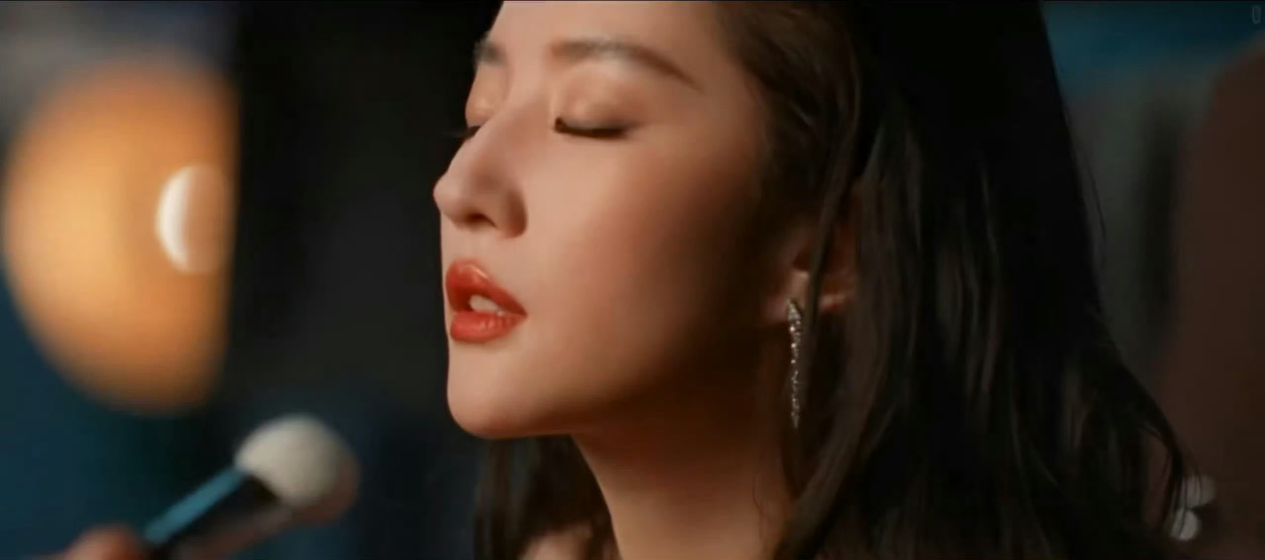 芭比波朗终于迎来顶级演员刘亦菲，彩妆还是需要真美人代言才有意思