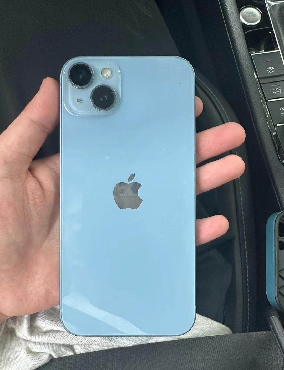 买iPhone 14Plus可能真的大冤种，外观几乎和13一模一样，配置也采用了