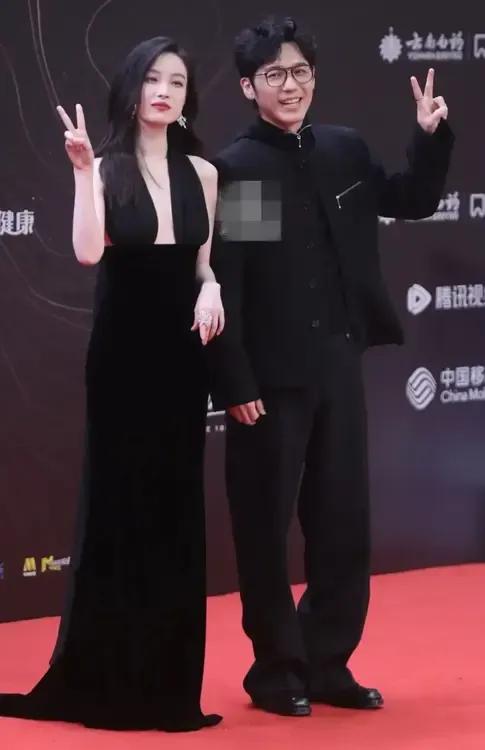 哈哈，真是太懂我们了，知道我们大家最想看什么呢！

星光大赏上的几对CP组合，看