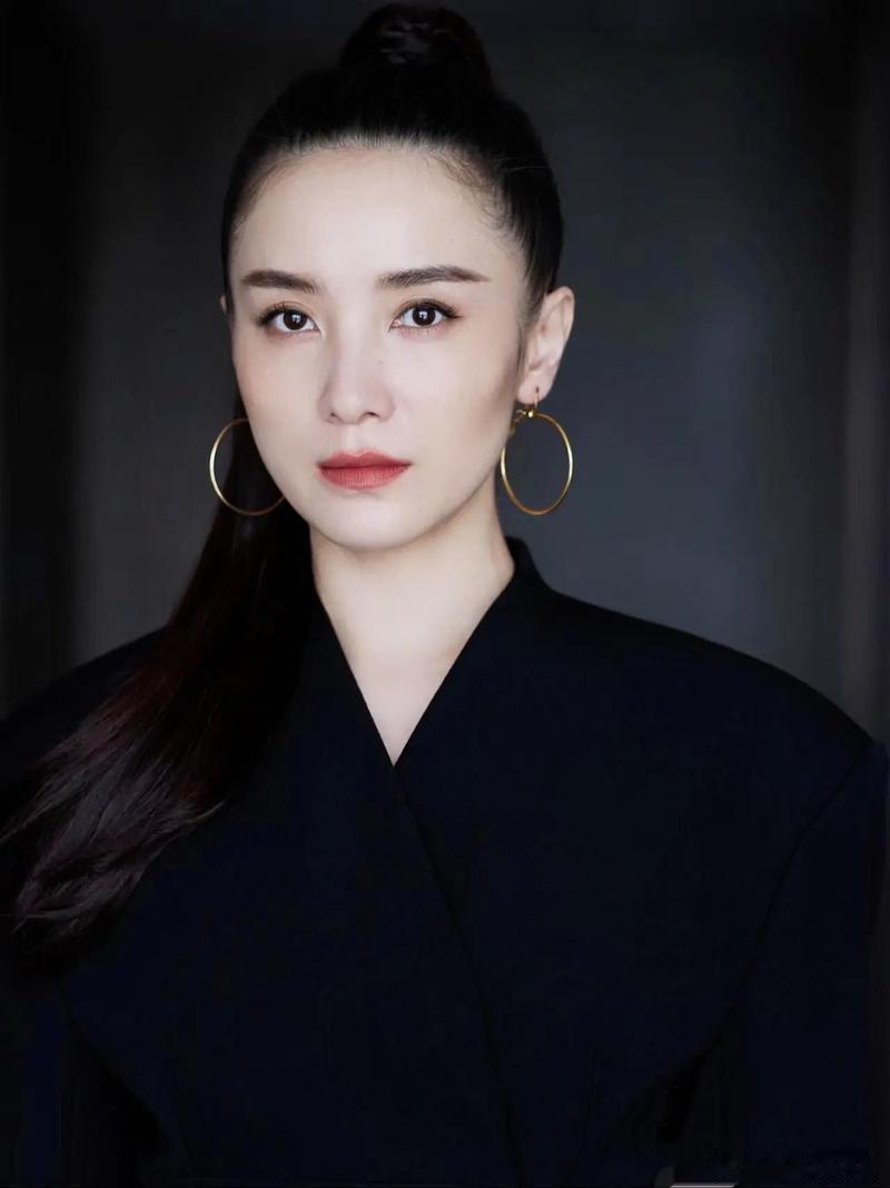 古装历史大剧《漫长的余生》改编自罗新同名高分历史著作，以北魏真实历史为基底，讲述