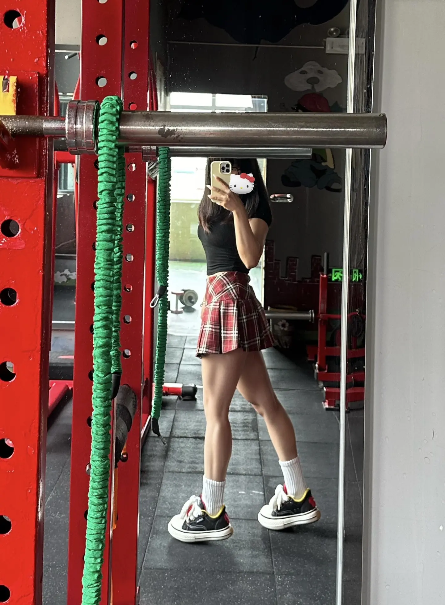 我们健身女孩穿短裙是最好看的