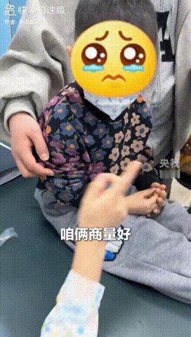最近刷短视频，
看到儿科护士程阿姨给孩子打针的视频，
儿科有“护士修罗场”的“美