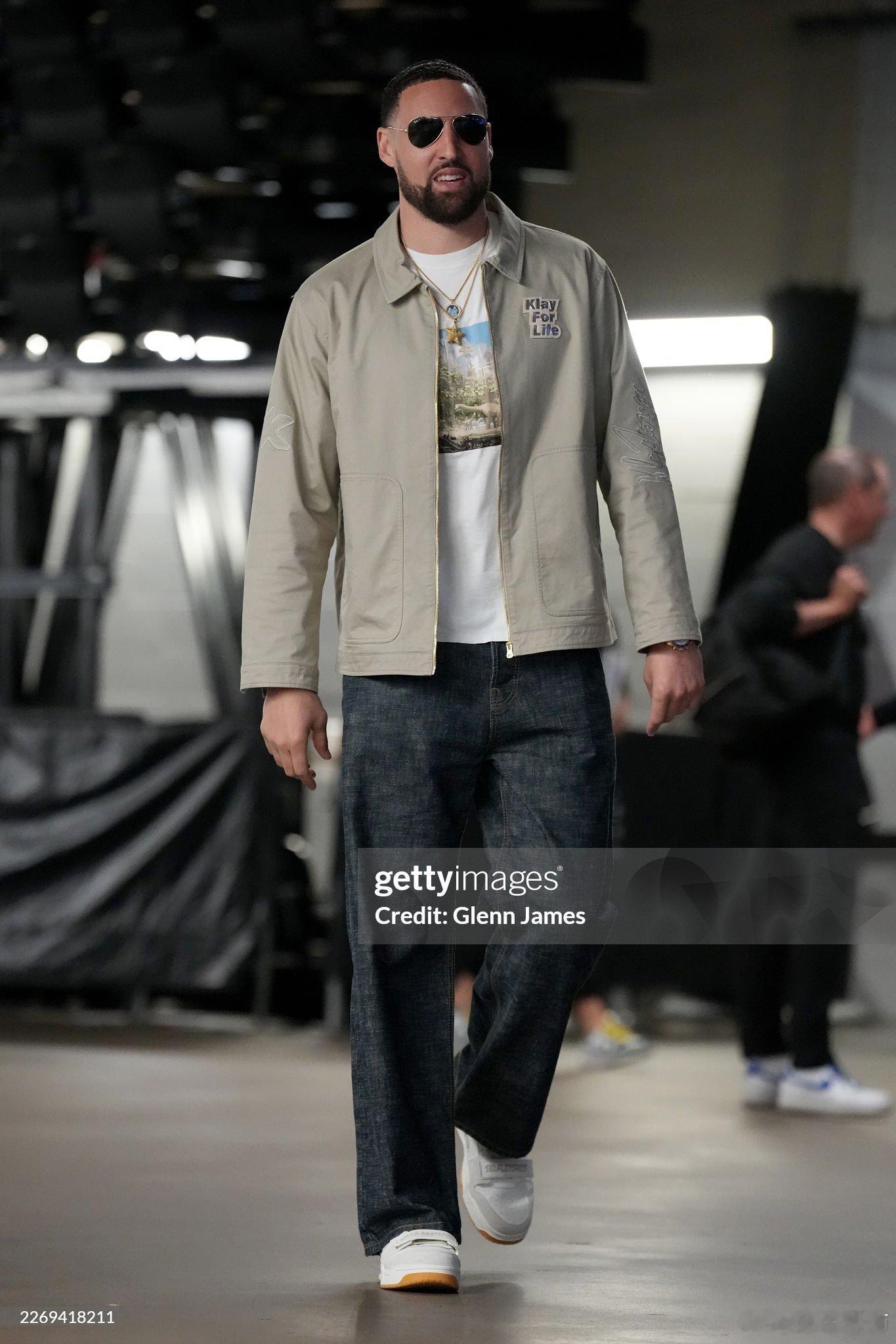 MFFL 据消息人士透露，汤普森已经与女友分手。火湖G3漏吹詹姆斯踩线克莱又出轨