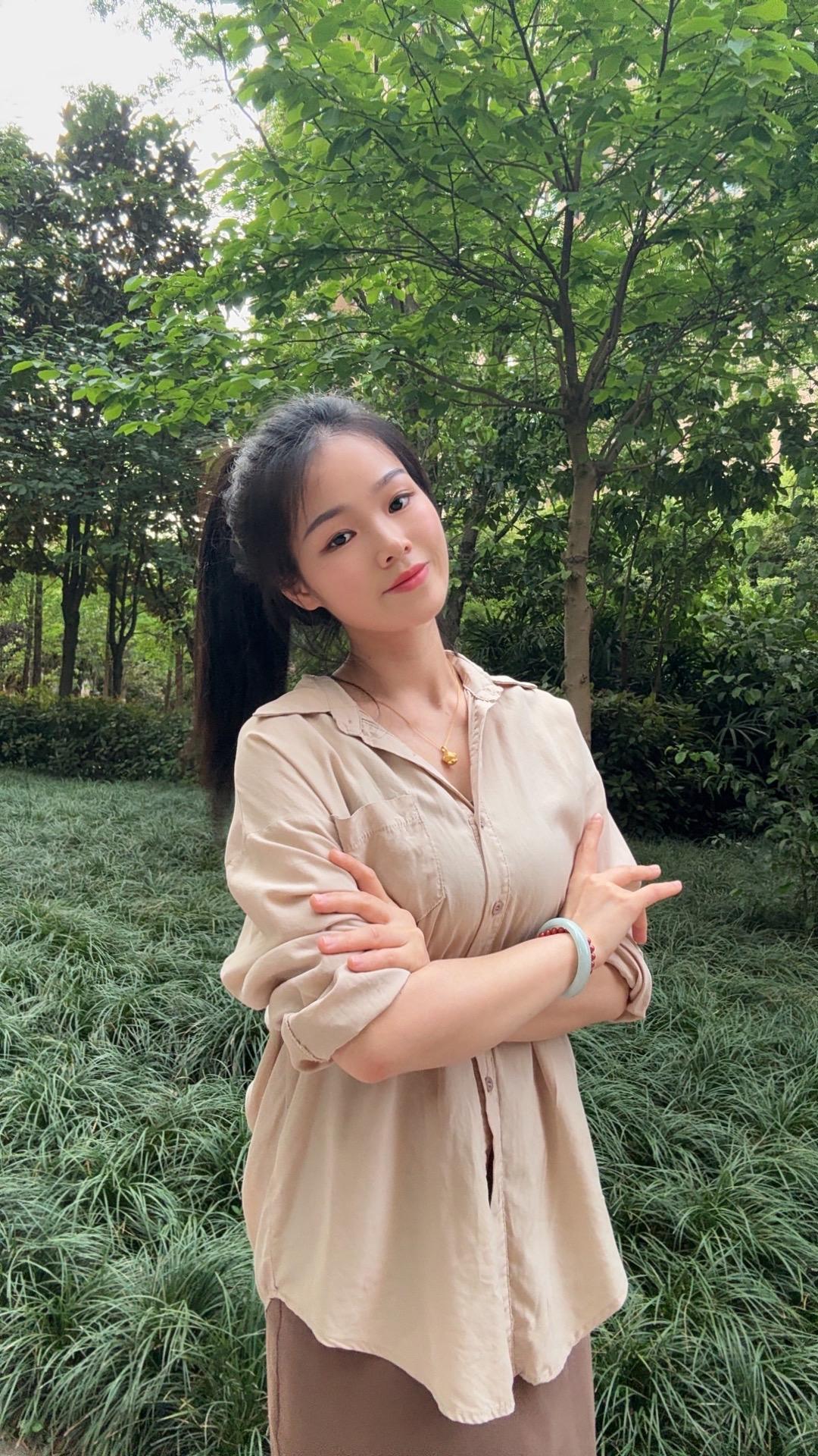 生活就是这样，好的坏的，冷的暖的，真的假的，都要一一经历，有酸也有甜...