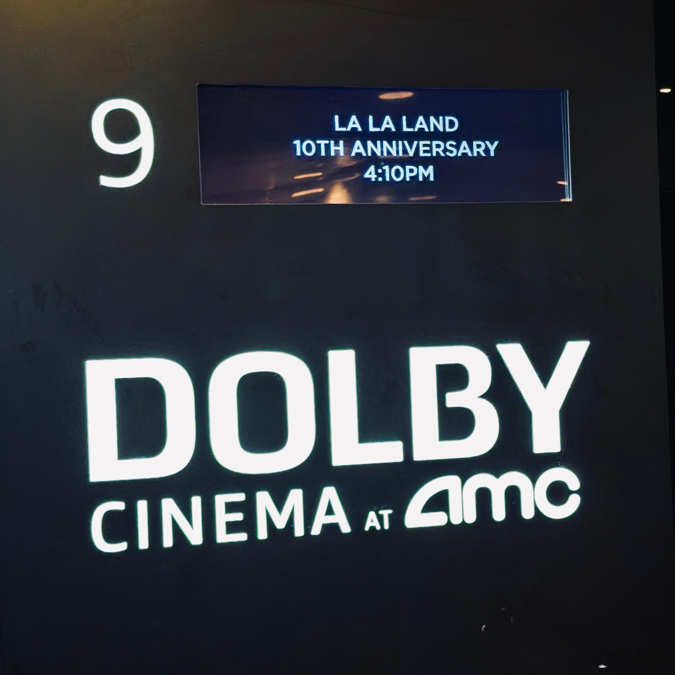 la la land 竟然已经上映十周年了，上次看也是十年前，而且不是在正经电影