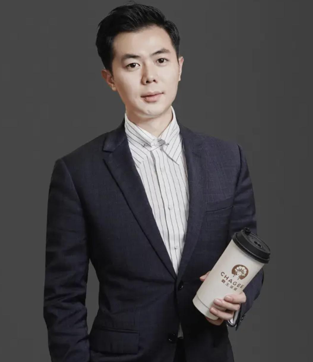 没上过一天学！孤儿逆袭百亿老板，6年拼出上市公司
 
真正的逆天改命，真的不靠学