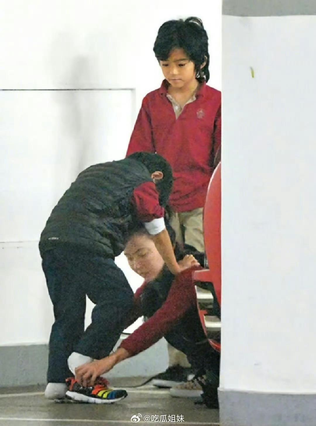 张柏芝真的把大儿子教得很好她真的是很爱很爱孩子，会陪孩子运动，会亲力亲为孩子所有