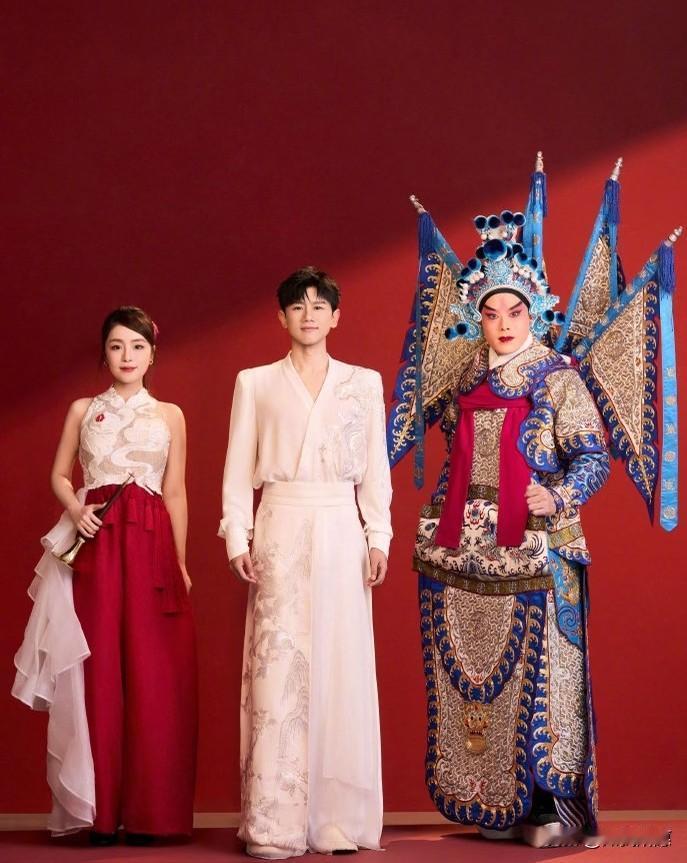 我发现了，
张杰好像是一种很特别的“体质”。
平时不显山不露水，一到大舞台就“鲨