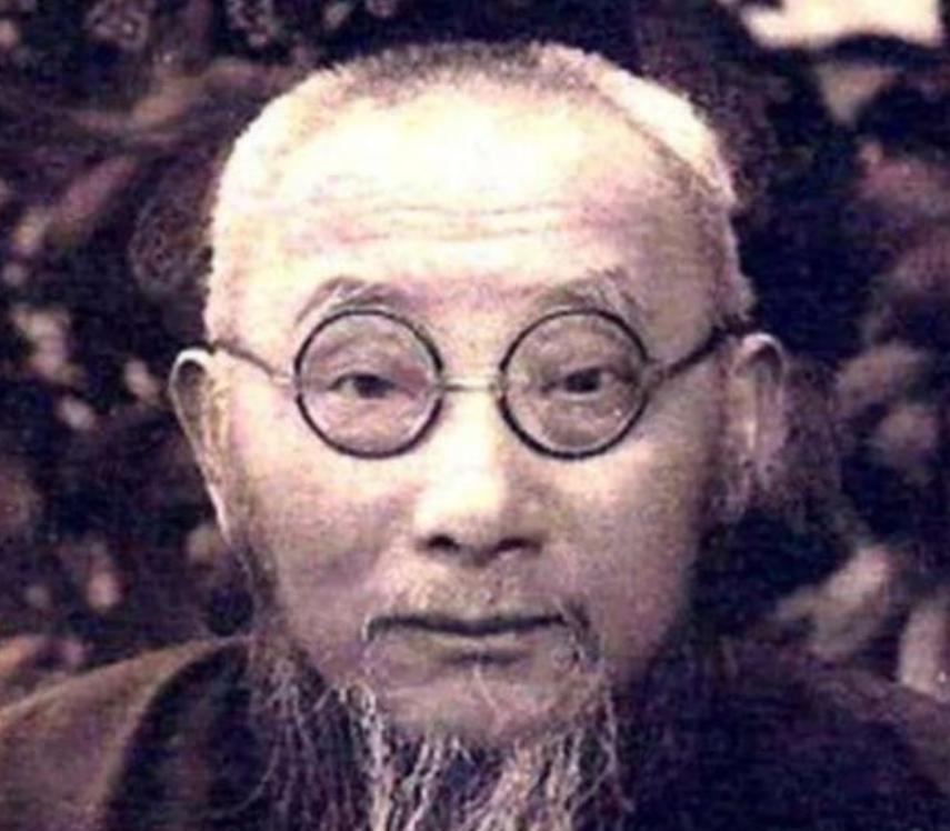 1938年，汉奸在家宴请日军，女儿在后院惨叫。他跑去一看，几个鬼子正撕扯女儿的衣