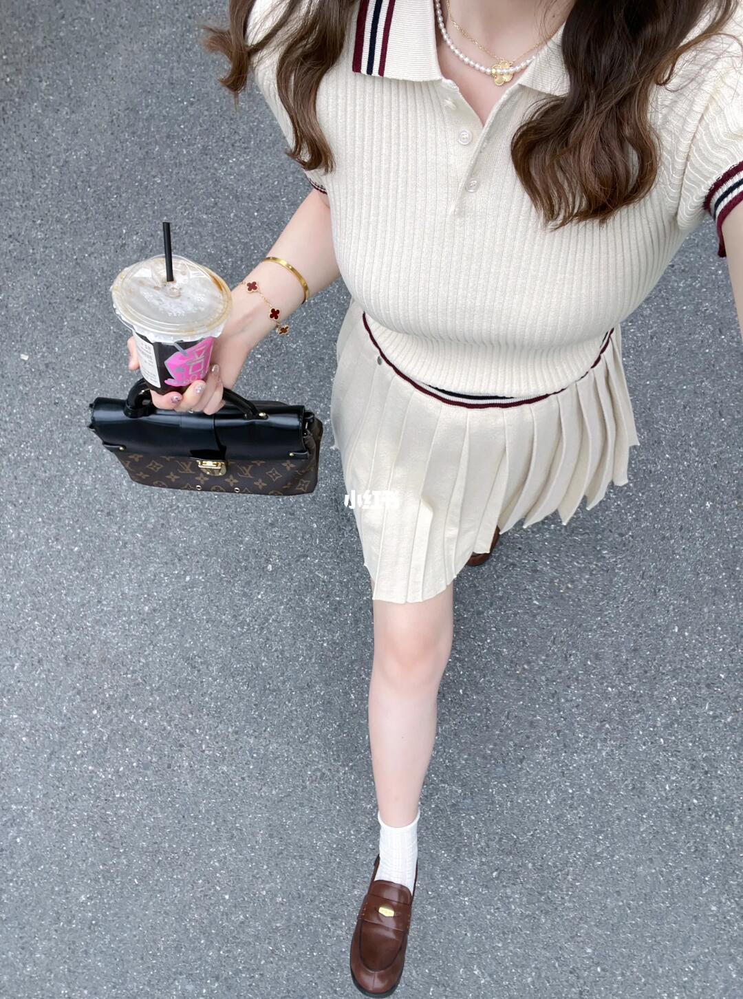 Miu系上班💼优雅气质永不过时～ 周四快乐鸭