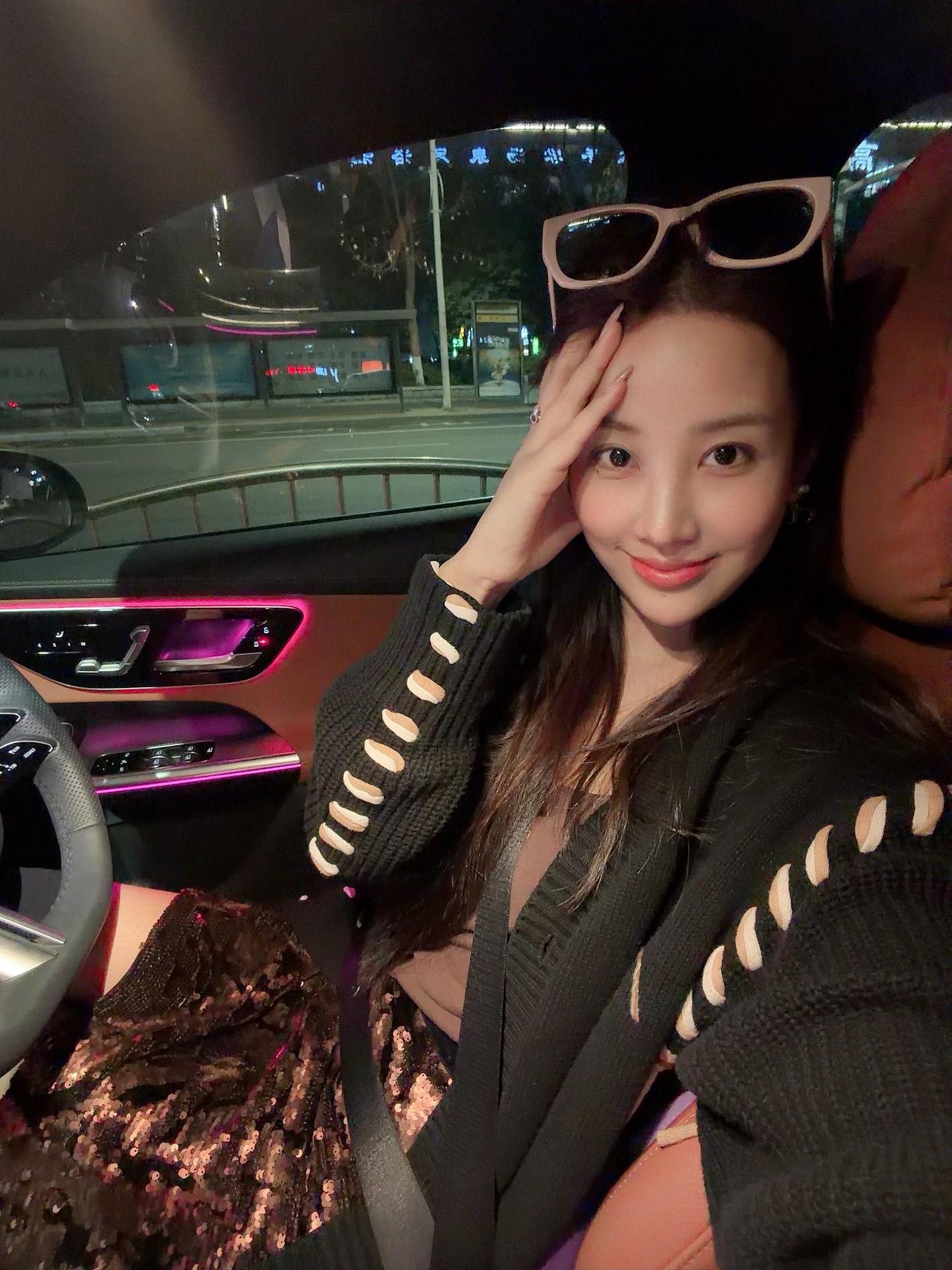 慌什么，才20岁而已，中年是年龄，少女是心态😄