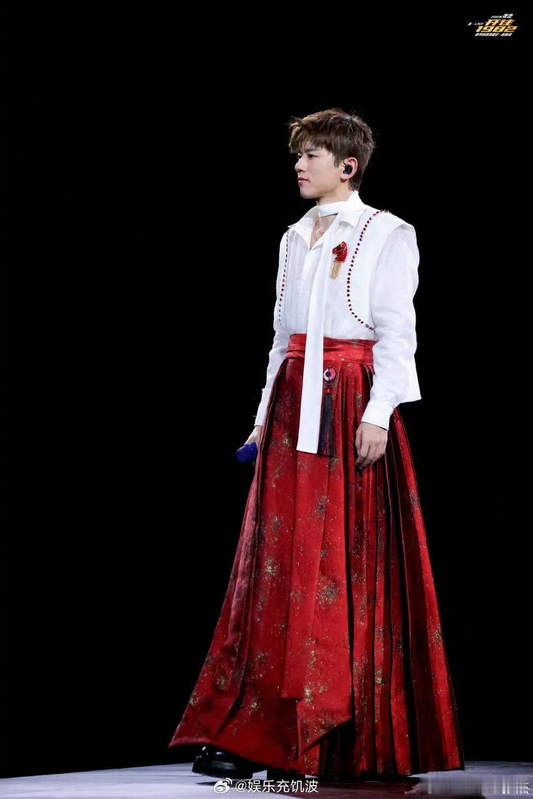 张杰张杰滑雪神级转场是教练宠出来的张杰未LIVE巡回演唱会 有教练助力，张杰轻松